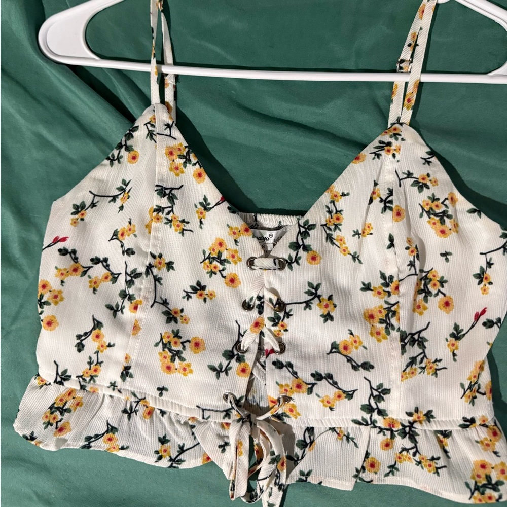 White Floral Print Cropped Cami crop Top with Ruffle Hem